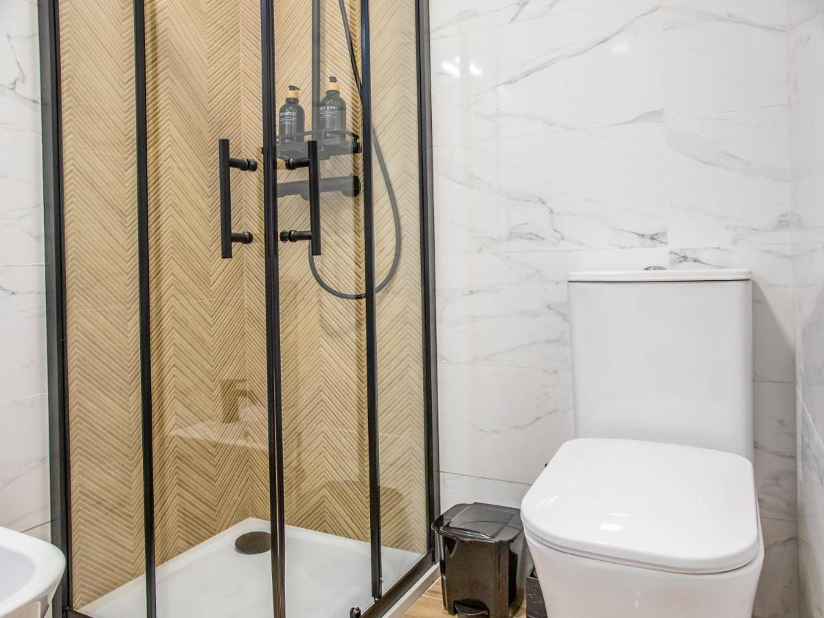 Tuguest Avenida Madrid Apartment Гранада Екстериор снимка