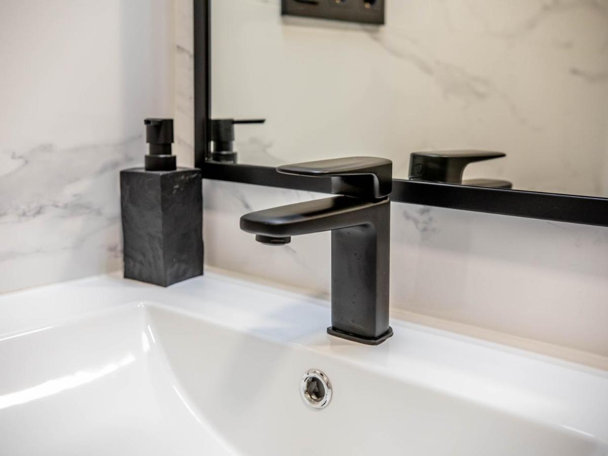 Tuguest Avenida Madrid Apartment Гранада Екстериор снимка